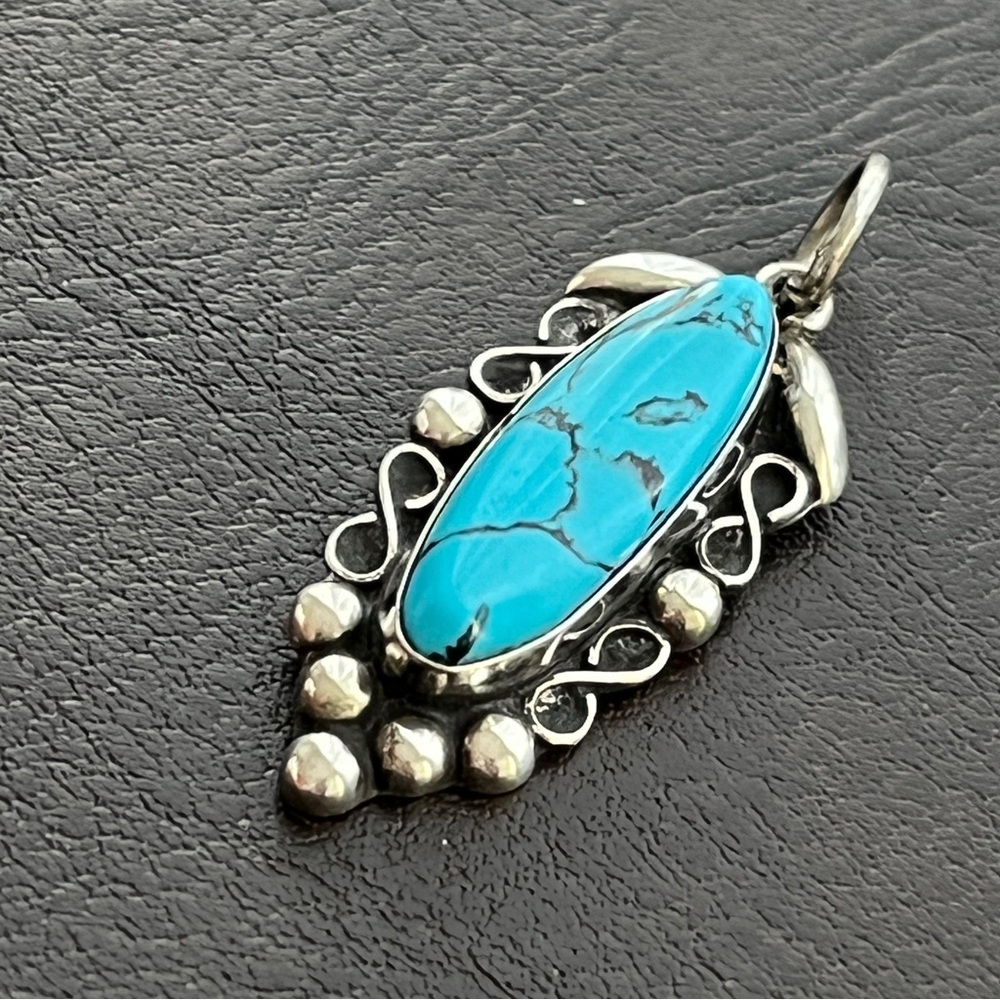 Vintage Mexican Sterling silver turquoise pendant - Picture 6 of 10